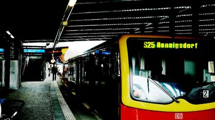 Wegen der neuen S-Bahnbrücken ist die Yorckstraße bis Montag gesperrt. 