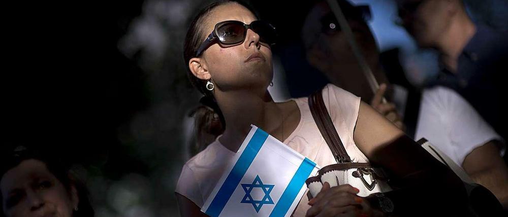 Solidarität mit Israel zeigt diese junge Deutsche.
