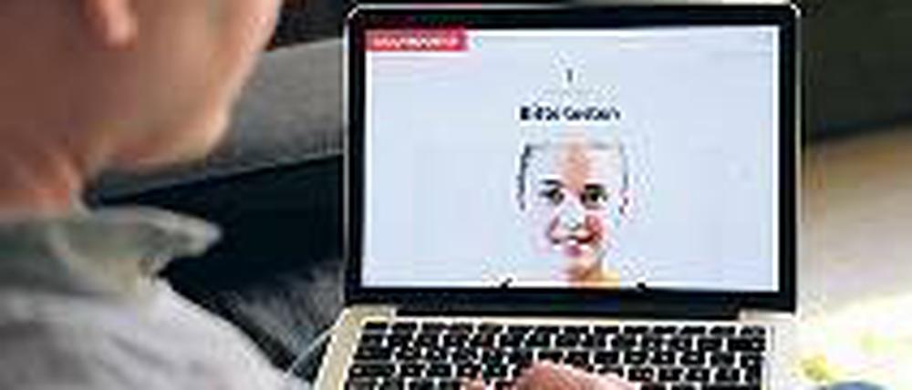 Schlicht. Herausgeber Sebastian Esser mit der „Krautreporter“-Homepage. Foto: dpa