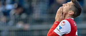 Kapitän Damir Kreilach tut sich derzeit schwer beim Führen der Mannschaft.