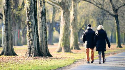 Den Ruhestand genießen wollen viele Senioren am liebsten, ohne dafür finanzielle Reserven anzugreifen.