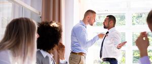 Was willst du? In Corona-Zeiten ist das Stresslevel bei vielen höher, die Nerven liegen blank, da kann ein Streit schneller eskalieren. 