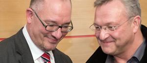 Jan Stöß (links), SPD-Parteichef in Berlin, ärgert sich über Äußerungen des Berliner CDU-Chefs Frank Henkel. 