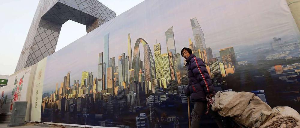 Gegensätze. Immer wieder prallen in China Modernität und Rückständigkeit aufeinander.