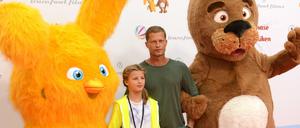 Zweiohrküken waren zwar nicht im Gehege, aber Til Schweiger ist so tierlieb, dass er sich über das leere Tiergehege im Viktoriapark aufregt und Geld spenden will.