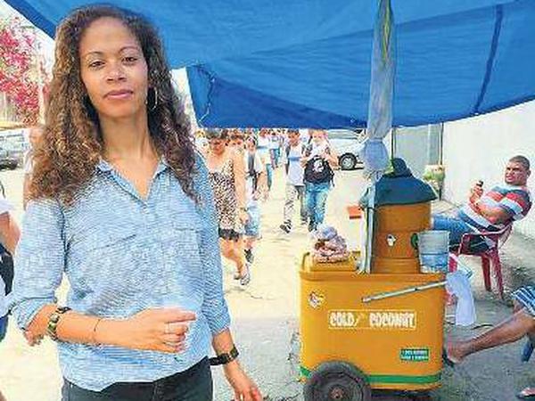 Lehrerin Helaine Alves wuchs in einer Favela in Rio auf.