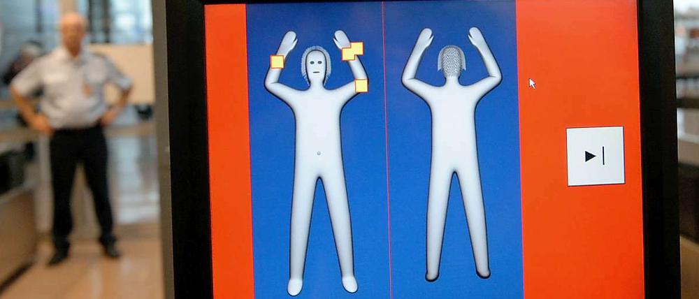 Der Scan eines Körperscanners ist auf einem Bildschirm im Flughafen in Hamburg zu sehen. Dort waren die Geräte getestet worden.