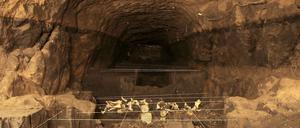 Der Tunnel ist 138 Meter lang und liegt in etwa 18 Meter Tiefe unter der Erdoberfläche.