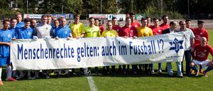 Gut fürs Image: Türkiyemspor (rote Trikots) bei einem Spiel gegen den TuS Makkabi.