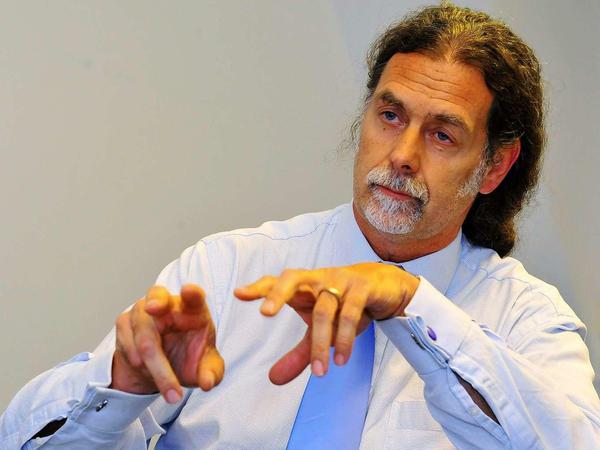 Walter Lindner, Ebola-Beauftragter der Bundesregierung, in seinem Büro im Auswärtigen Amt.