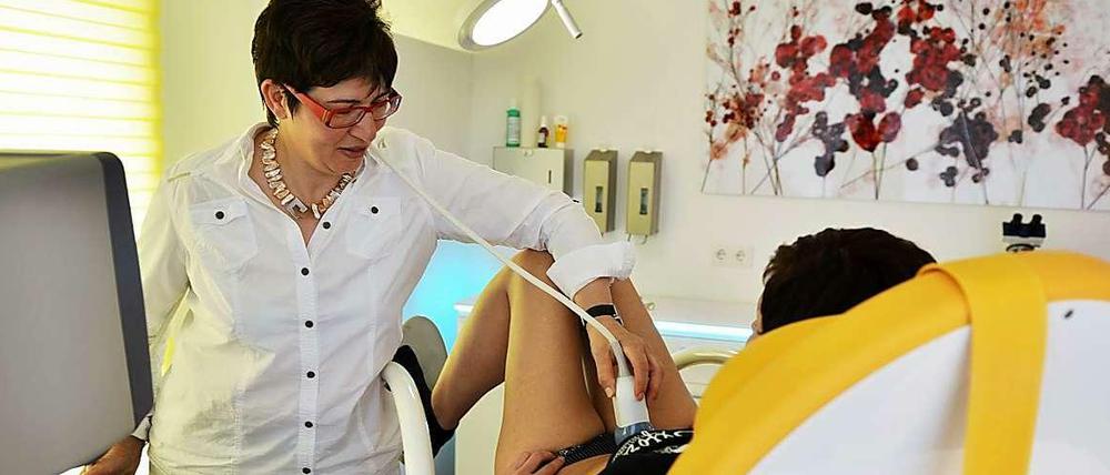 Vorsorgen, bitte! Ärzte fordern immer wieder dazu auf, sich regelmäßig untersuchen zu lassen.