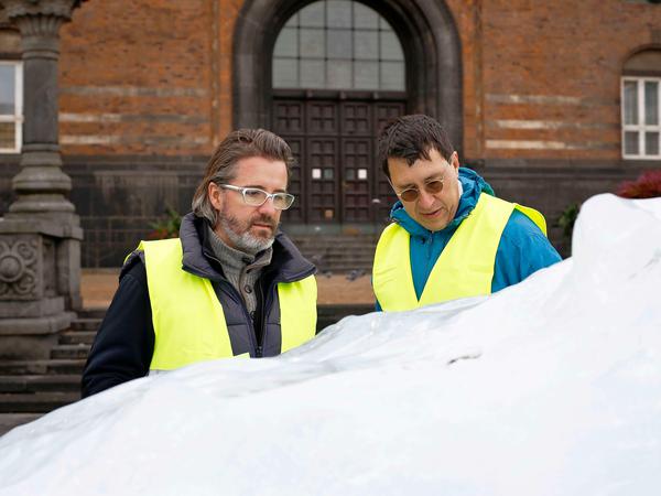 Foto von Eliasson, Minik und Eisblock