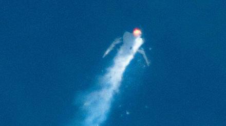 Ein Traum zerplatzt. Das kommerzielle Raumfahrzeug SpaceShip Two. Es sollte demnächst reiche Touristen, unter ihnen Hollywoodstars, ans Ende der Atmosphäre bringen. 
