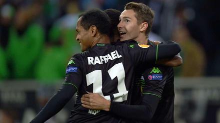 Selbstvertrauen tanken für die Bayern: Raffael und Co. feiern drei Tage vor dem Bundesliga-Spitzenspiel ein 5:0 über Apollon Limassol.