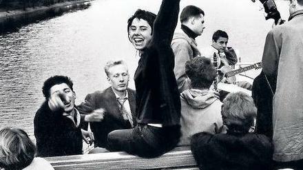 Wir sind Helden. Mit der Bilderserie „Riverboat Shuffle (Jazz auf dem Fluss)“ schuf Will McBride 1959 seine erste Reportage für die legendäre Zeitschrift „Twen“.