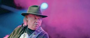 Mut zum Hut. Der reife Neil Young 2013 bei einem Konzert in Locarno.