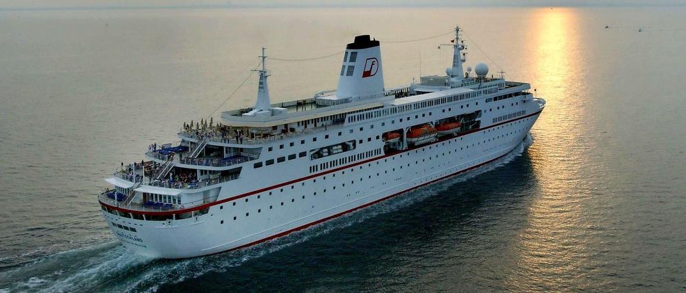 Das ZDF dreht auf der MS Deutschland das Traumschiff.