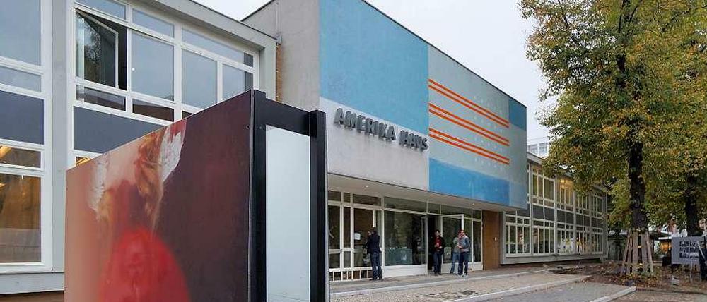 Ach, Amerika. Hier am Bahnhof Zoo kehrt neues Leben ein. Ins alte Amerika Haus zieht die C/O-Galerie ein.