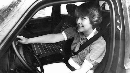 Der Gurt im Auto war den Deutschen Mitte der 1970er Jahre sehr suspekt.