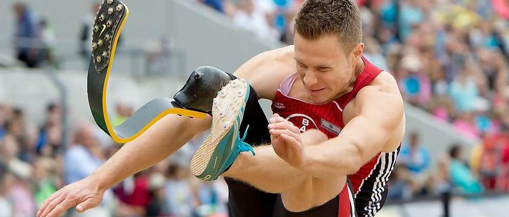 Endgültig historisch. Im vergangenen Juli sprang Markus Rehm 8,24 Meter weit und wurde in Ulm Deutscher Meister. Seit Montag steht fest, dass Weite und Titel auch offiziell in die Geschichte der deutschen Leichtathletik eingehen.