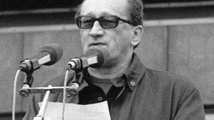 Heiner Müller am 4.11. 1989 auf dem Alexanderplatz.