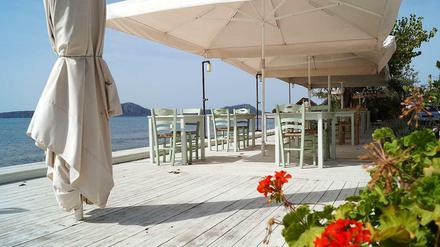 Das Café Aplo an der Westküste der Peloponnes.