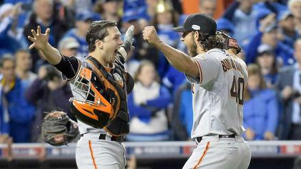 Matchwinner: Pitcher Madison Bumgarner (r.) rettete die 3:2-Führung der Giants über die letzten fünf Innings ins Ziel.