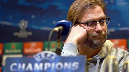 Mit Sorgen in die Königsklasse: Jürgen Klopp und der BVB stehen vor dem Einzug in das Achtelfinale der Champions League - und in der Bundesliga auf Platz 17.