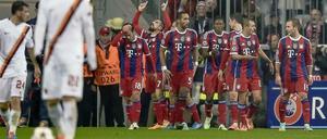 Routinierte Freude: Bayerns Spieler beim Torjubel nach dem 1:0 durch Franck Ribery (4. v. l.).