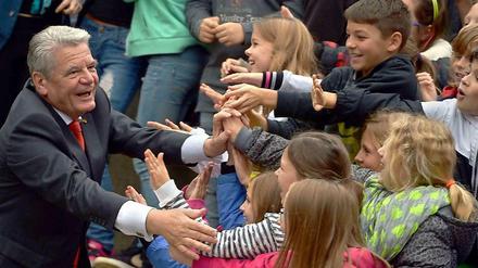 Bundespräsident Joachim Gauck am 5.11.2014 im Deutsch-Luxemburgischen Schengen-Lyzeums in Perl (Saarland).