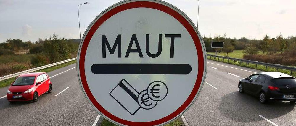 Es gibt noch Gesprächsbedarf über das Gesetz: Die Maut steht nun wegen Datenschutzfragen in der Kritik.