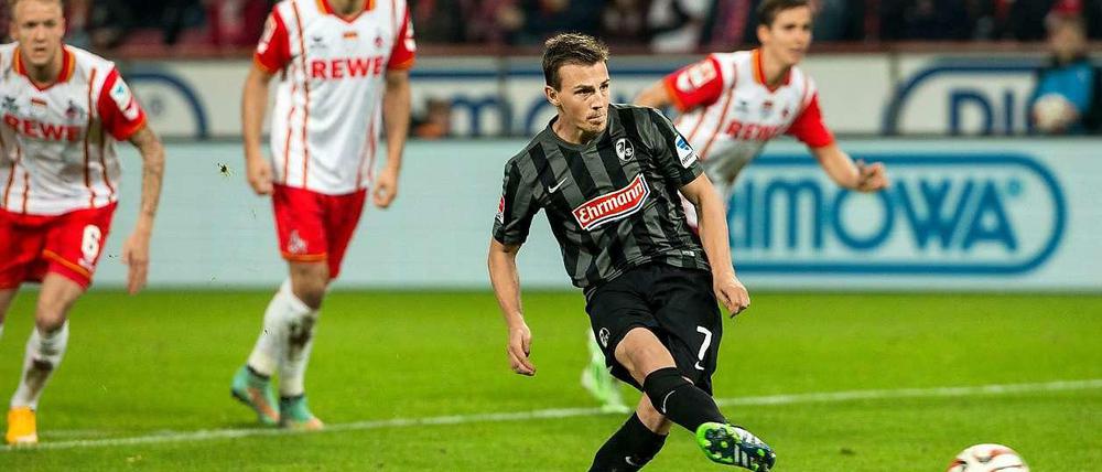 Darida trifft per Strafstoß zum 1:0 für den SC Freiburg gegen die Kölner.