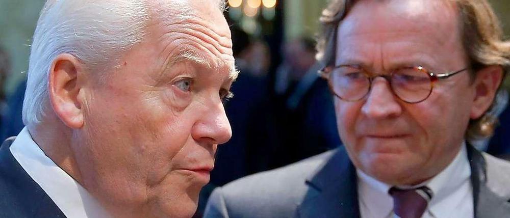 Mit allen Mitteln wollen Bahn-Chef Rüdiger Grube (links) und sein Personalvorstand Ulrich Weber die Lokführer stoppen.
