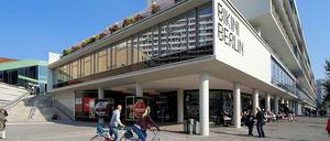 Anders einkaufen. „Shop different“, wirbt das vor einem halben Jahr eröffnete „Bikini Berlin“ am Zoo für sein Konzept mit vielen Designerläden und wenig Filialisten.