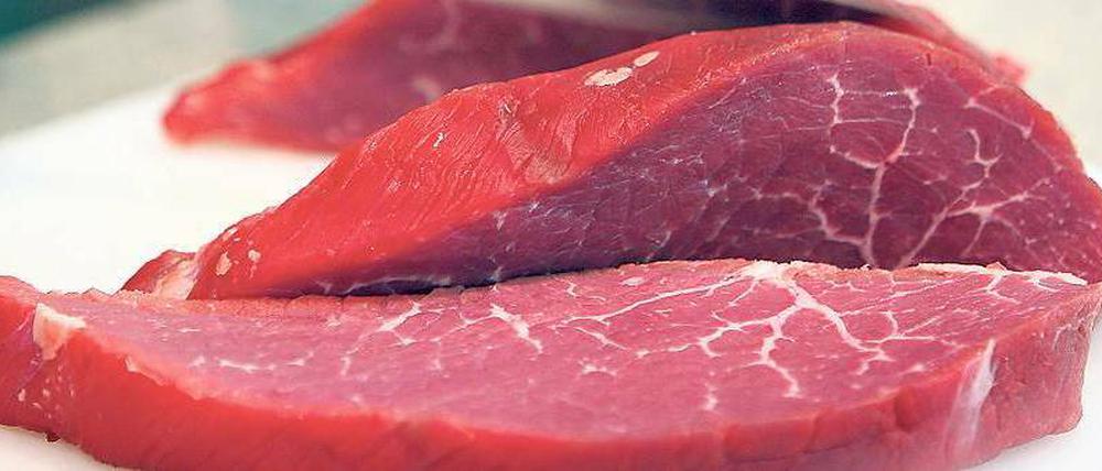 Darmbakterien wandeln rotes Fleisch in Stoffe um, die Blutgefäßen schaden können.