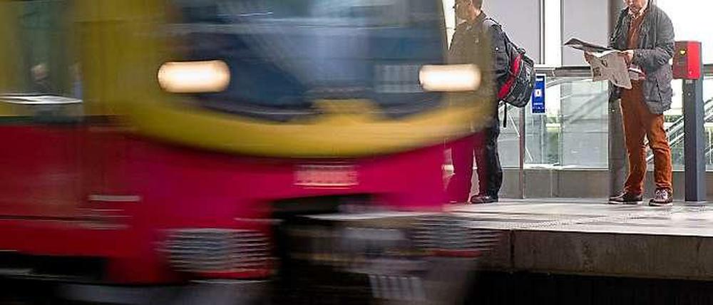 Eine S-Bahn (Symbolbild).