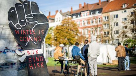 Diese Flüchtlinge in Hannover machen auf ihre Situation aufmerksam. Immer wieder sind auch Staatenlose unter den aus Kriegsgebieten geflohenen Menschen.