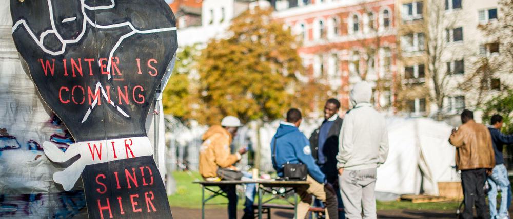 Diese Flüchtlinge in Hannover machen auf ihre Situation aufmerksam. Immer wieder sind auch Staatenlose unter den aus Kriegsgebieten geflohenen Menschen.