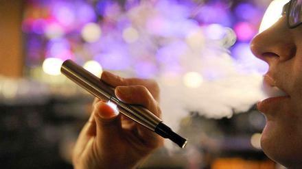 Umstritten: die E-Zigarette wird ein Fall für die Justiz.