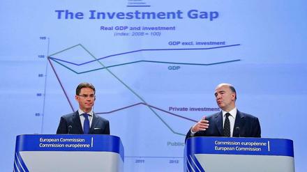 EU-Wachstumskommissar Jyrki Katainen (links) und Wirtschafts- und Finanzkommissar Pierre Moscovici haben bei ihrem ersten Auftritt in ihrem neuen Amt nicht sehr gute Nachrichten mitgebracht. 