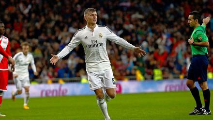 Toni Kroos bejubelt sein erstes Tor für Real Madrid.