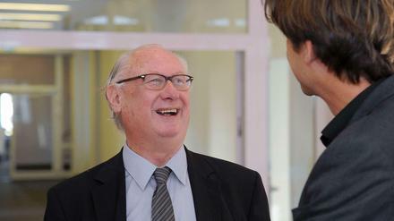Willkommen im Tagesspiegel. Stadtplaner Florian Mausbach, von 1995 bis 2009 Präsident des Bundesamtes für Bauwesen und Raumordnung, wird von Chefredakteur Lorenz Maroldt begrüßt.
