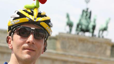 Helm auf. Sicher ist sicher.