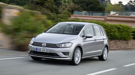 Jetzt mit Bügelkanten: Der VW Golf Sportsvan kommt mit neuem Design deutlich dynamischer daher. Er soll nun auch Familien und freizeitorientierte Kundschaft locken.