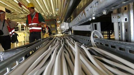 Kabel über Kabel. Die Brandschutzanlage am neuen Flughafen macht die größten Probleme. Nicht nur ihre Planung wirft Fragen auf. 