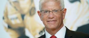 Bei der Eishockey-WM im Mai will er nicht die "Hosen voll haben": DEB-Präsident Franz Reindl