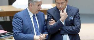 Schwierige Zeiten brechen an, wenn auch nicht mehr für die scheidenden Politiker Klaus Wowereit (l.) und Ulrich Nußbaum.