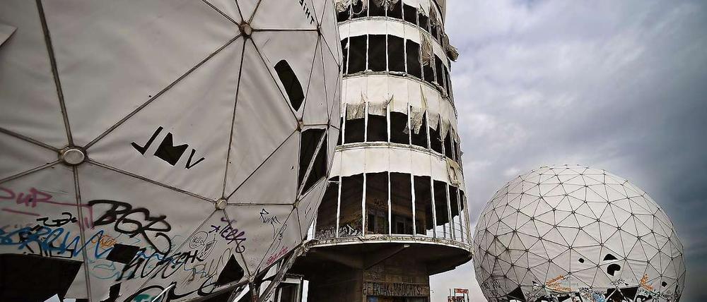 Blick von oben. Aus der Ex-Abhörstation auf dem Teufelsberg kann man Sonntag auf weite Teile der Stadt und die Lichtspektakel zum Mauerfall-Jubiläum schauen.