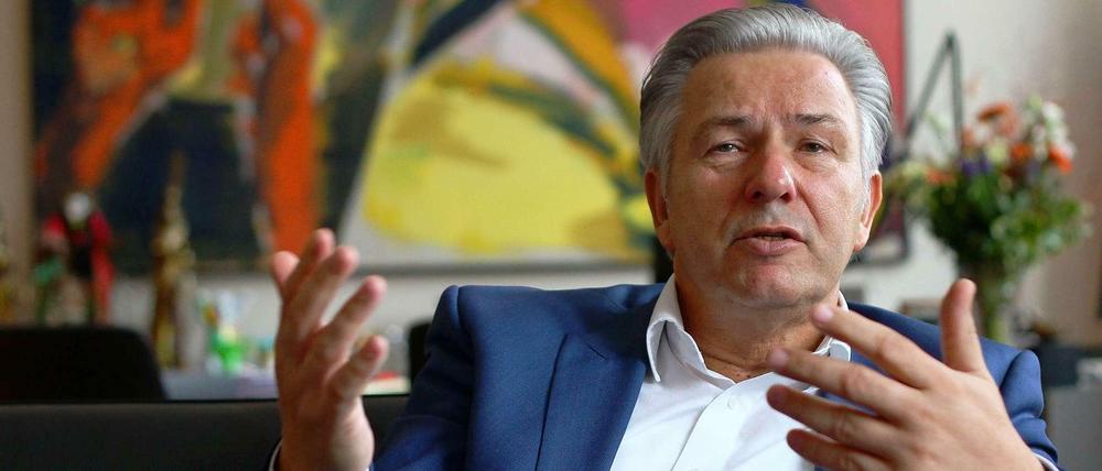 Klaus Wowereit in seinem Amtszimmer im Roten Rathaus.