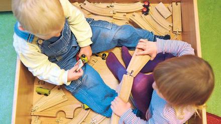 Dabei sein. Bereits kleinen Kindern ist Gemeinschaft sehr wichtig, sie nehmen dafür einiges in Kauf. 